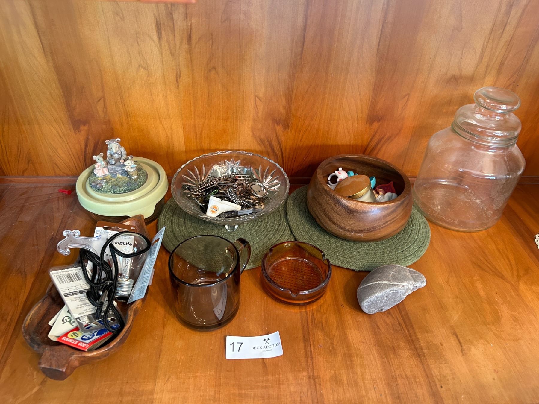 Random Assortment Of Decorative Goods Beck Auctions Inc.