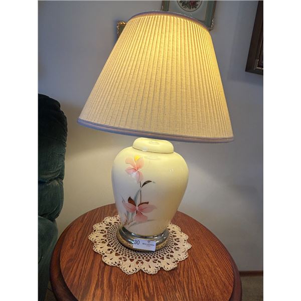 Ginger Jar Themed Flower Lamp 18D 24H