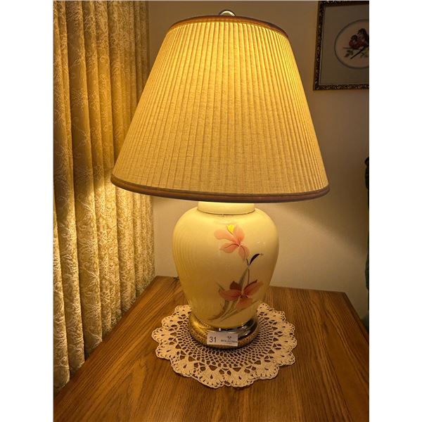 Ginger Jar Themed Flower Lamp 18D 24H