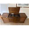 Image 2 : Vintage Record Player 60L 17D 24H