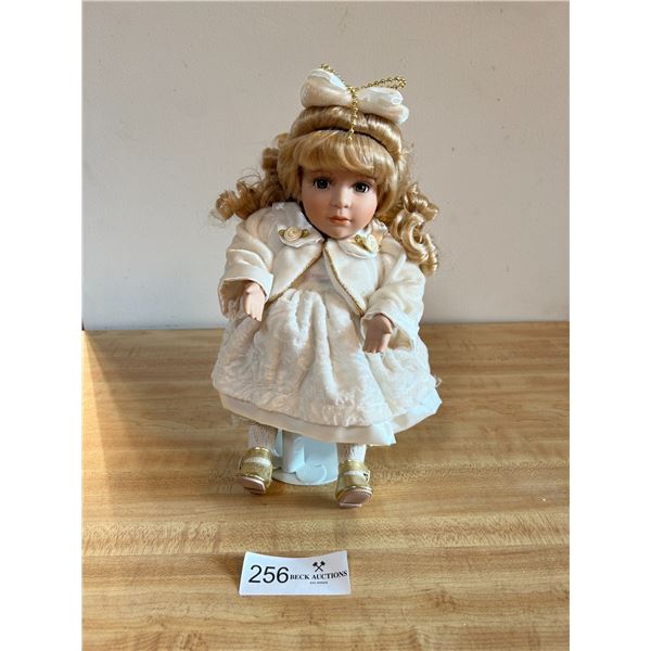 Vintage Wind Up Doll 8H