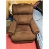 Image 1 : Well Loved Lazy Boy Chair 32D 27W 43H