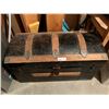 Image 3 : Vintage Hope Chest 15D 32W 18H