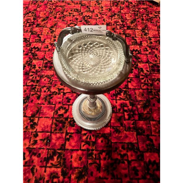 Fancy Raised Ash Tray 12D 24H