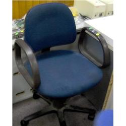 BLUE OFFICE CHAIR