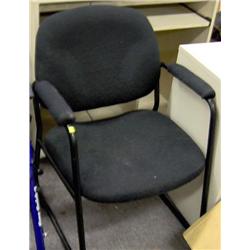 BLACK CLIENT CHAIR