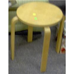 SMALL ROUND TABLE