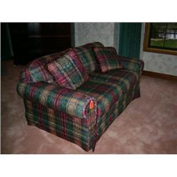 5 foot maroon and green love seat