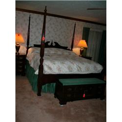mahogany king size poster bed - complete with pill