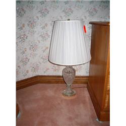 Crystal base table lamp