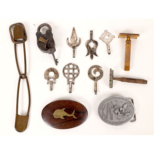 Vintage Metal Keys & Razors  [171879]