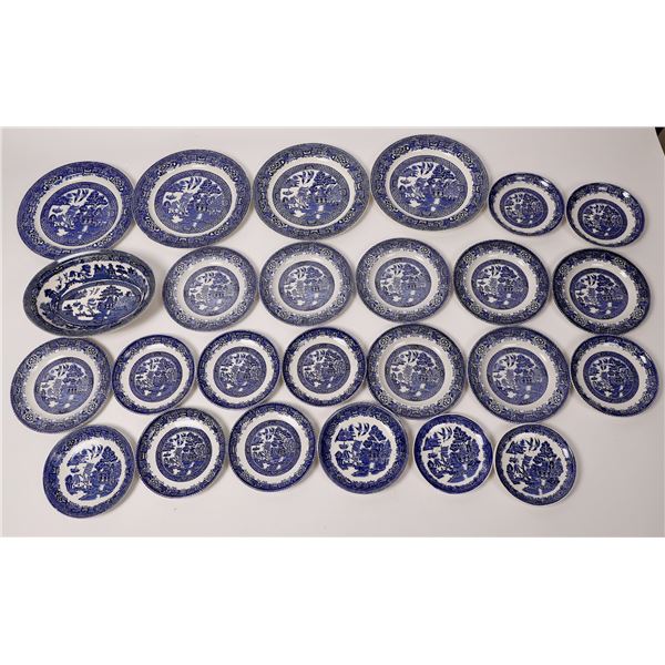 Blue Willow Dishes (about 21 pieces)  [153271]