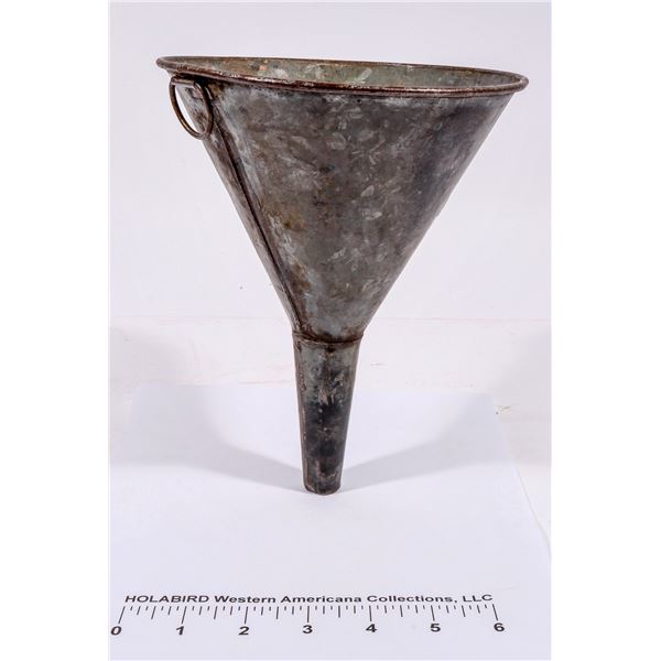 Atchison, Topeka & Santa Fe RR Metal Funnel  [172595]