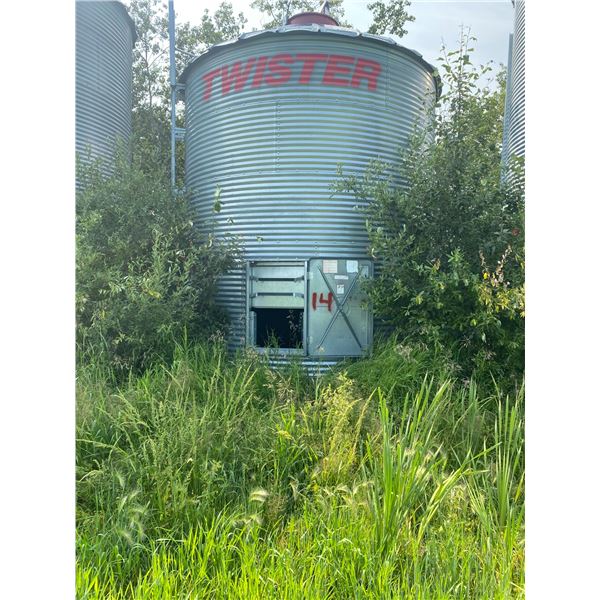 Group Lot #1-21- Twister 6- Ring, Wood floor. Located: From Hwy 29, 6 km N on RR 180. Ph. Theodore (