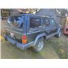 Image 6 : 1989-90 Jeep Cherokee, #1J4FJ58L9LL163262, 255,385 km, 6 cyl., 4 spd standard. As is, may run