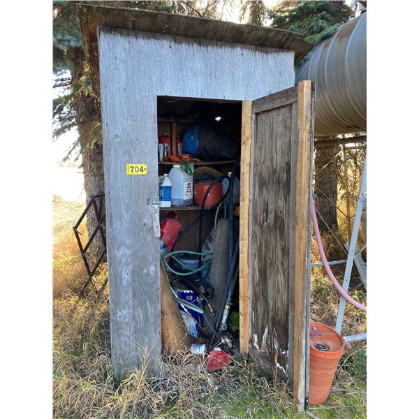 Building c/w hyd. Ram, roofing materials, oils, gas tanks, tent & complete contents