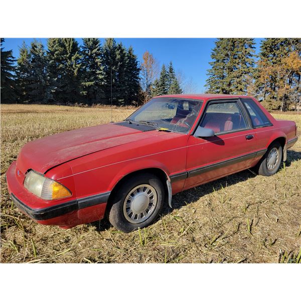 1989 Red Mustang, 4 cyl. 5spd., #1FA8P40A9KF273027, 227,904 km, had running, needs fresh gas