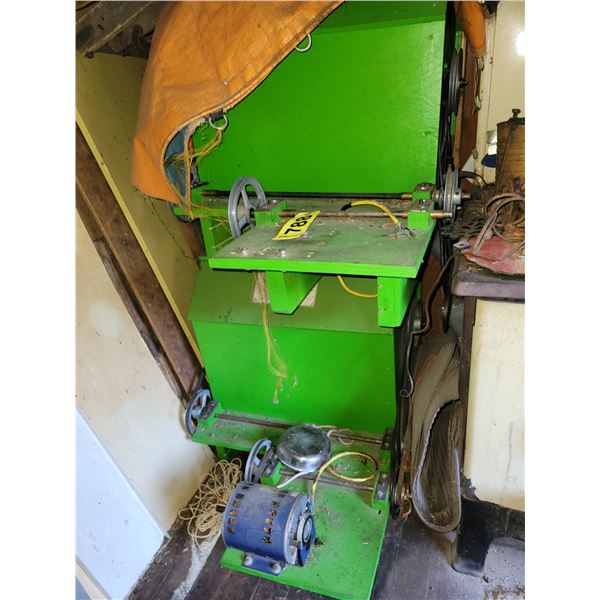 2- Pea shellers, green (Selling together)