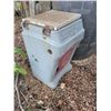 Image 2 : 2- Planters, feeder, barrel