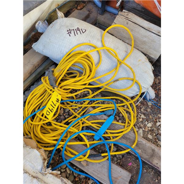 Ext. cords & 2- sand bags
