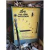 Image 2 : Linde 295 amp welder c/w helmets & misc. on table & carbon arc