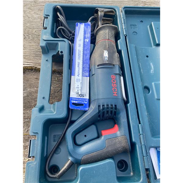 Bosch saw (working)