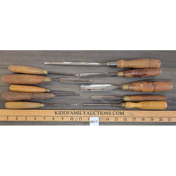 LOT OF 10 CARVING CHISELS & GOUGES INCL MARPLES & HOWARTH