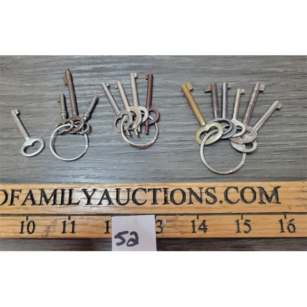 LOT OF 14 - HANDCUFF KEYS INCL. S&W & 'STAR'