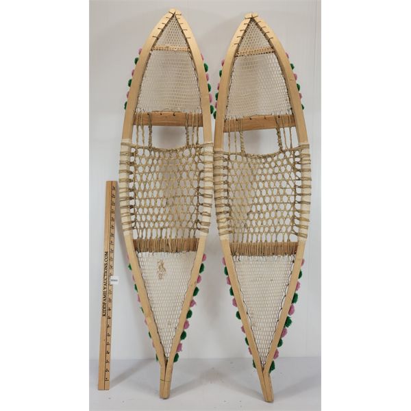 PAIR OF SNOWSHOES