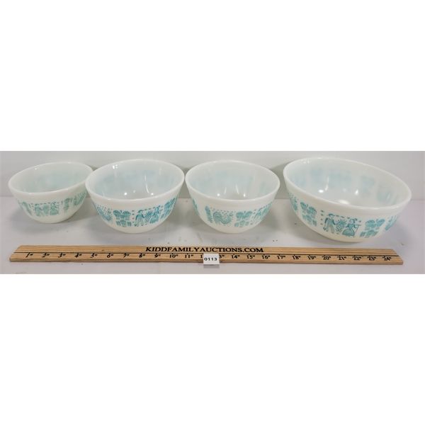 LOT OF 4 - PYREX AMISH PATTERN BOWLS 