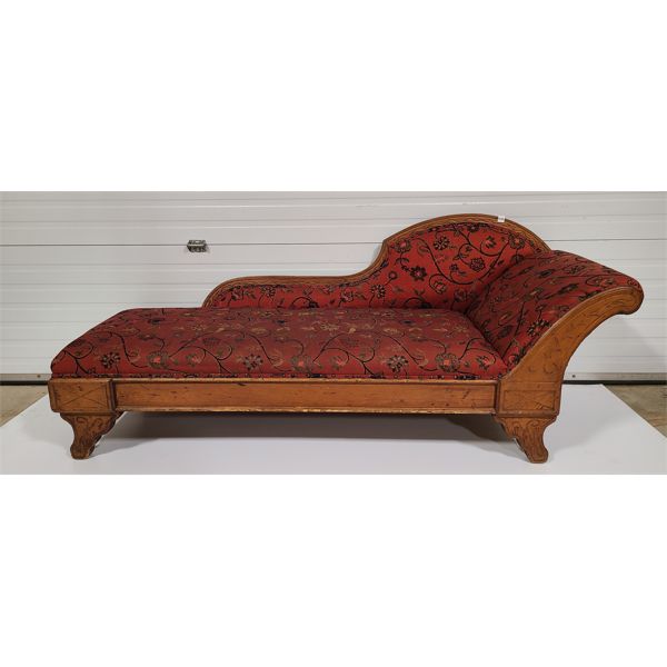 UPHOLSTERED CHAISE LOUNGE