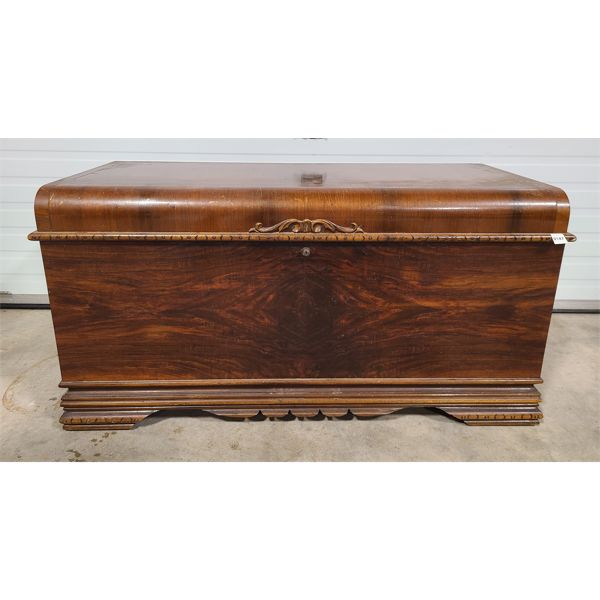 LANE CEDAR LINED BLANKET CHEST