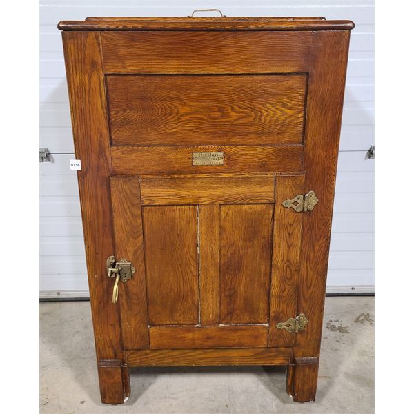 PURITAN SANDERSON-HAROLD CO. ICE CHEST