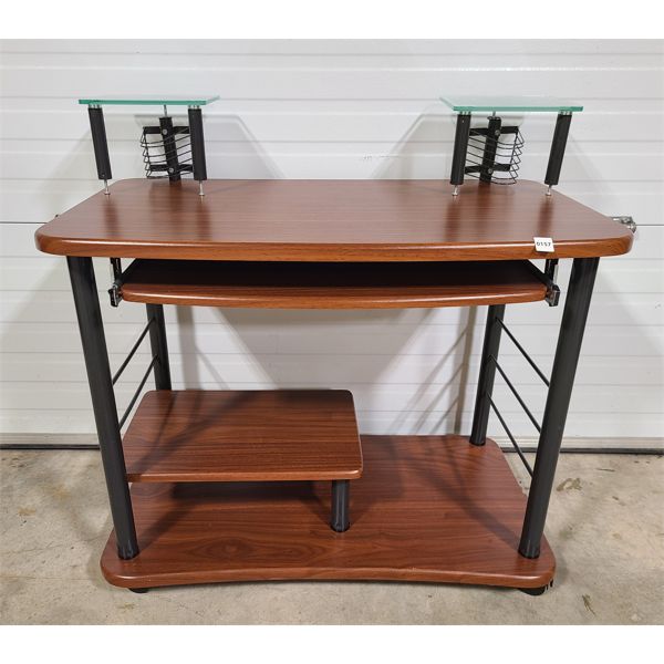 COMPUTER DESK ON CASTERS