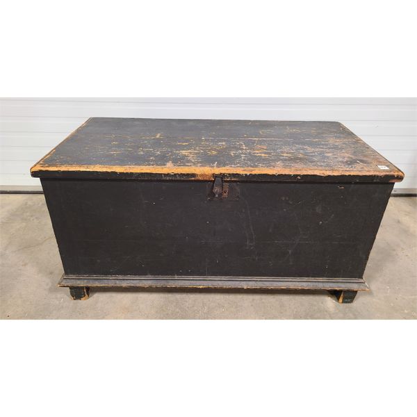 QUEBEC BLANKET CHEST W/ METAL HARDWARE