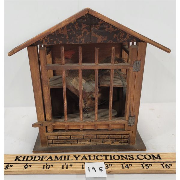 SQUEAKING ROOSTER POP-OUT TOY