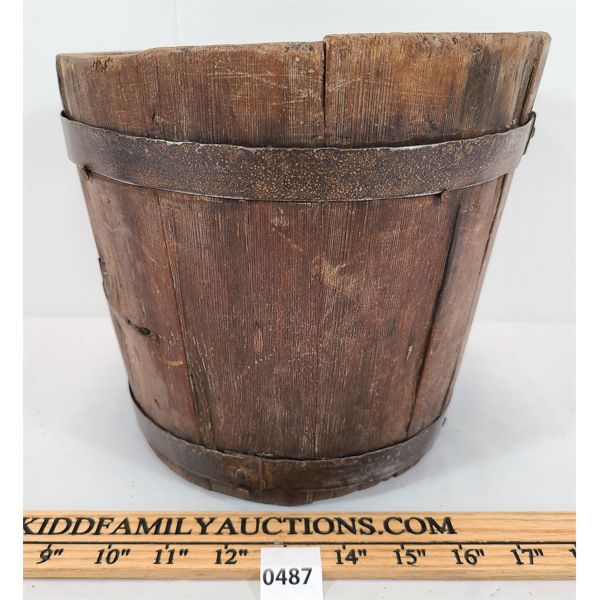 ANTIQUE BANDED BUCKET