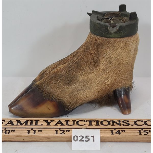 DEER HOOF ASHTRAY