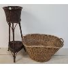 Image 1 : LOT OF 2 - LARGE WICKER BASKET AND PLANT STAND