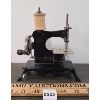 Image 3 : CHILDRENS MINIATURE HAND CRANK SEWING MACHINE 
