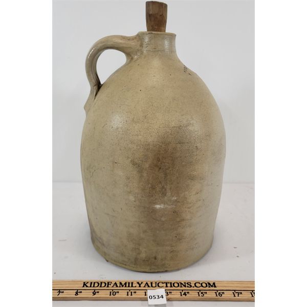 FARRAR 2GAL FINGER CROCK W/ CORK