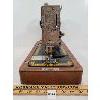 Image 5 : SINGER SEWING MACHINE W/ CASE & KEY