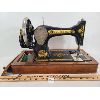 Image 6 : SINGER SEWING MACHINE W/ CASE & KEY