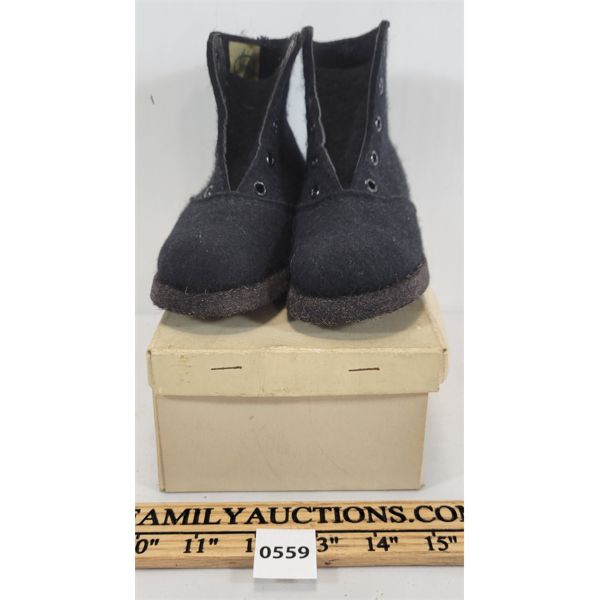 LAMBERT NYLON WOOL FELT CHILDREN'S BOOTS W/ LACES & BOX