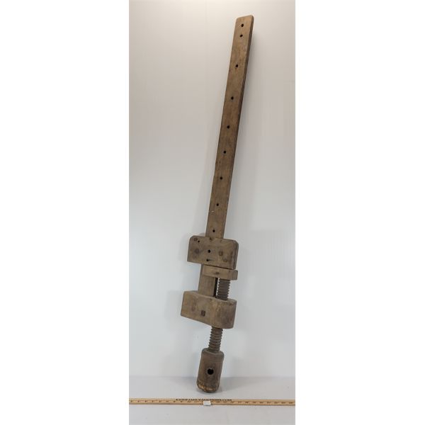 INDUSTRIAL WOODEN CLAMP