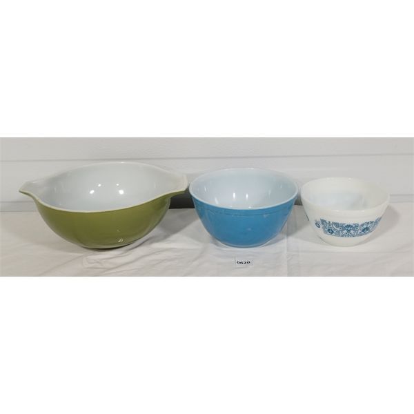 LOT OF 3 - PYREX BOWLS