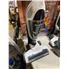 Image 2 : Eureka Lightspeed 2-In-1 Cordless Stick Vacuum NO CHARGER