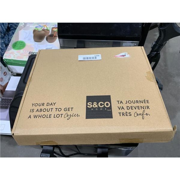 S & Co Home Printed Ribbed Flannel Throw 48:x60"