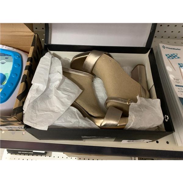 Naturalizer - Joy, LT Grey Strappy Heeled Sandals - Women's Size 6