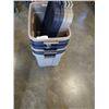 Image 2 : 6 TOTES W/ LIDS